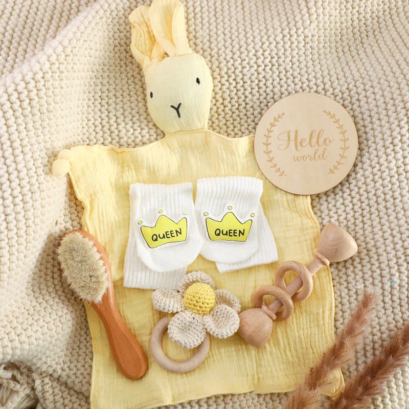 6 Pc Set: Newborn Baby Yellow Queen Lovey Bath Toy Gift Box Set
